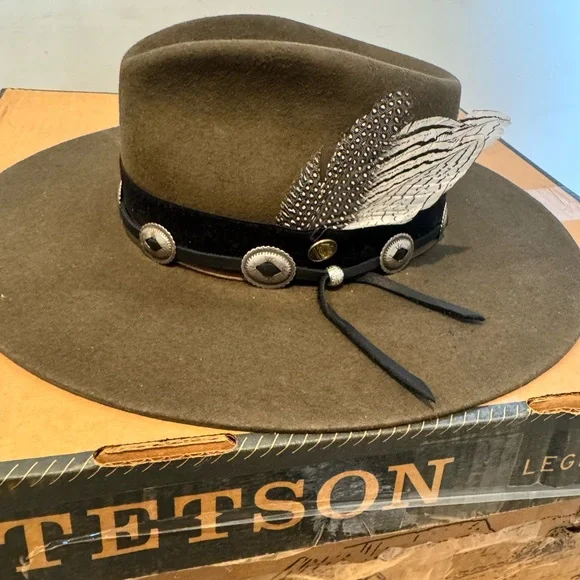 BRAND NEW - NEVER WORN Stetson Brown Hat with Feather and Silver Accents - Picture 4 of 8